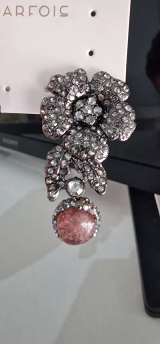 Pendientes Parfois flor con pedrería y piedra rosa