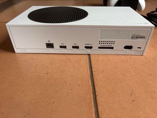 Xbox Series S 512GB + 2 Mandos + Cargador