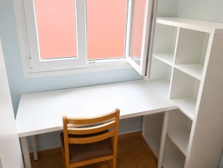 Escritorio con Estantería Blanca