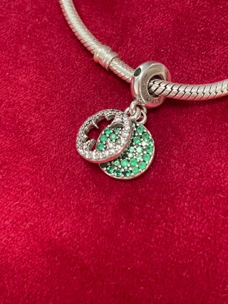 Charm Trébol con Circonitas Verdes