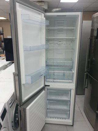 Nevera Bosch de 2m x 60cm,  bajo consumo