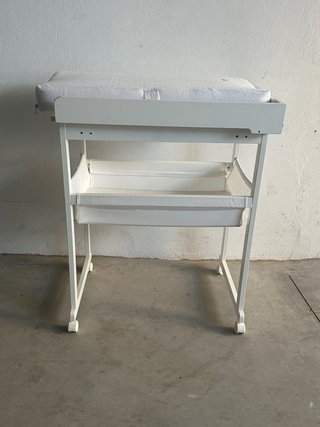 Cambiador de bebé blanco
