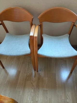 Sillas de madera grande