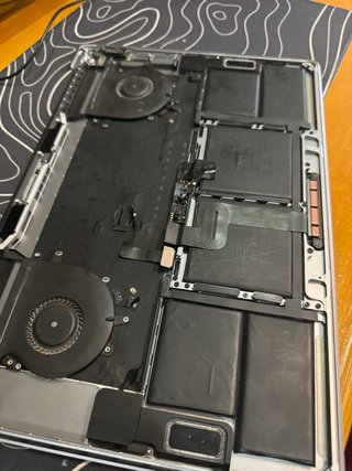 Piezas MacBook A1990 15” (2018-2019)