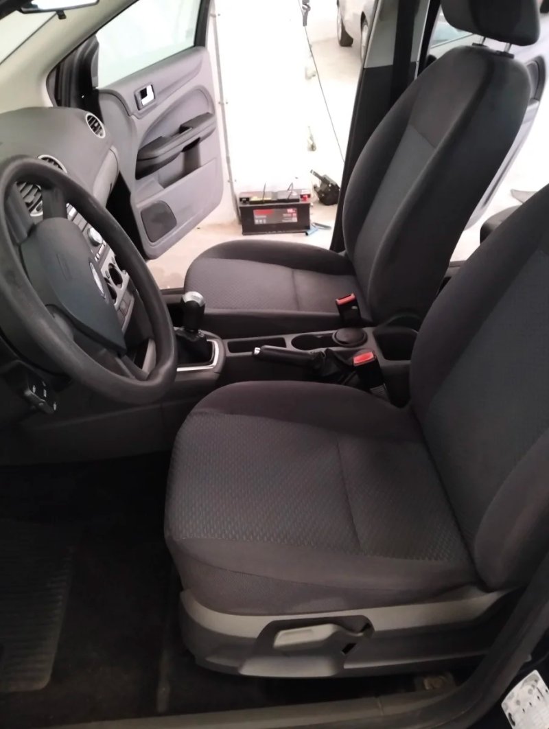 Ford Focus 2005, foto 11