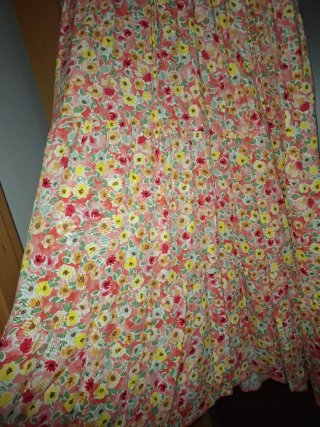 Vestido floral rosa y multicolor