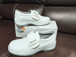 Zapatillas de trabajo DIAN blancas