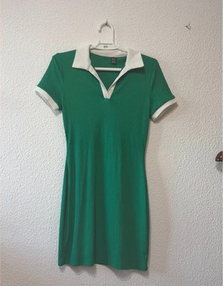 Vestido verde mini polo blanco