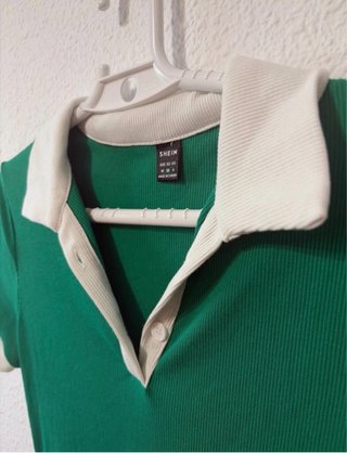 Vestido verde mini polo blanco