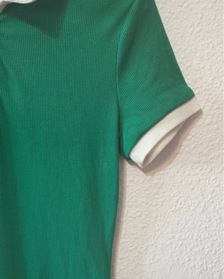Vestido verde mini polo blanco