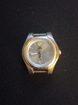 Reloj Adidas Esfera azul y plata.