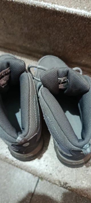 Botas Hi-Tec Trekking Gris Talla 37