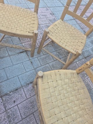 Lote 6 Sillas Antiguas Madera Beige. 5 € CADA UNA.