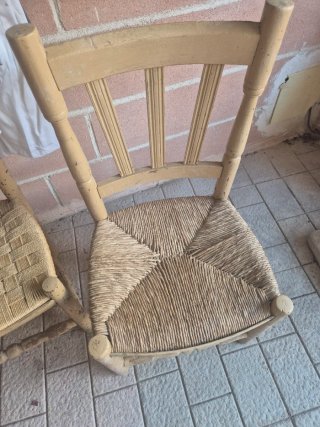 Lote 6 Sillas Antiguas Madera Beige. 5 € CADA UNA.