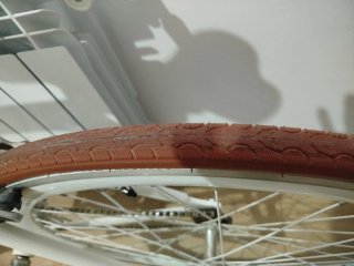 Bicicleta de paseo blanca