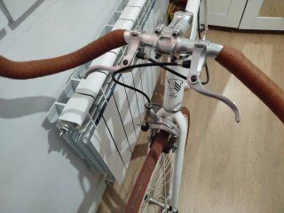 Bicicleta de paseo blanca