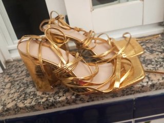 Zapatos de fiesta dorados tacón ancho talla 37