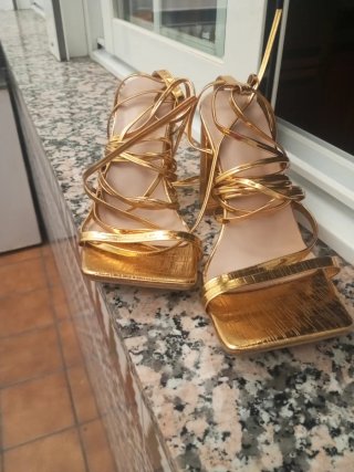 Zapatos de fiesta dorados tacón ancho talla 37