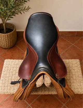 Silla de Zaldi Ledyard 18” con estribos