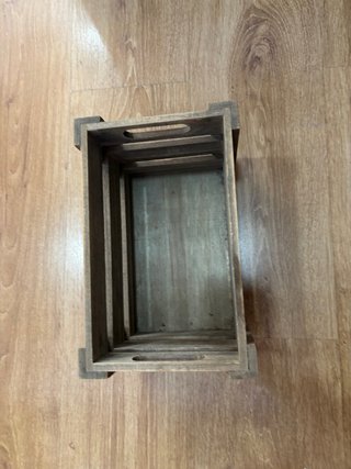 Caja de madera decorativa pequeña