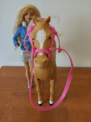 Lote Barbie y Caballo, años 90.
