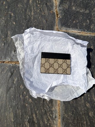 Gucci GG Supreme Card Holder Wallet Beige Black