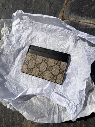 Gucci GG Supreme Card Holder Wallet Beige Black
