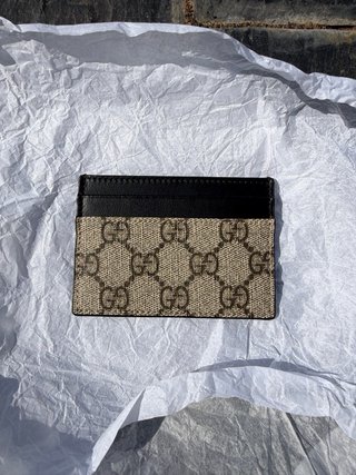 Gucci GG Supreme Card Holder Wallet Beige Black
