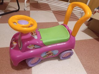 Correpasillos rosa con volante