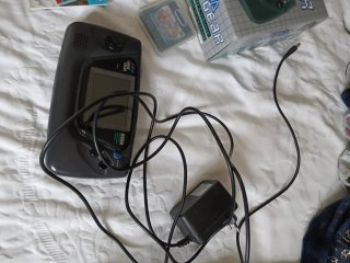 Game Gear con juego 4 -1, caja original y cargador
