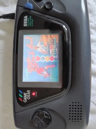 Game Gear con juego 4 -1, caja original y cargador