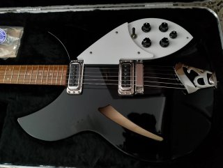 Rickenbacker 330 Jetglo Guitarra Eléctrica
