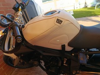 Funda depósito Triumph Street Triple 675 Blanca