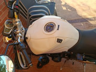 Funda depósito Triumph Street Triple 675 Blanca