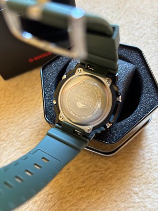 Reloj Deportivo Verde y Plateado Muy Resistente