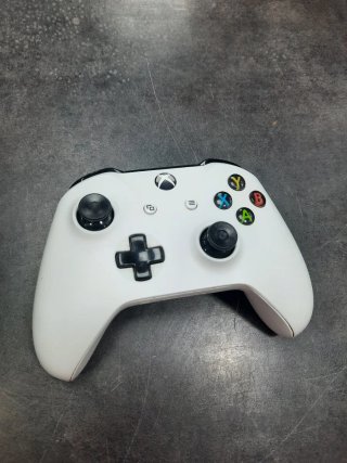 Xbox One S 500GB con mando y cable