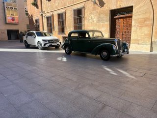 Mercedes clasico para alquiler de bodas y eventos