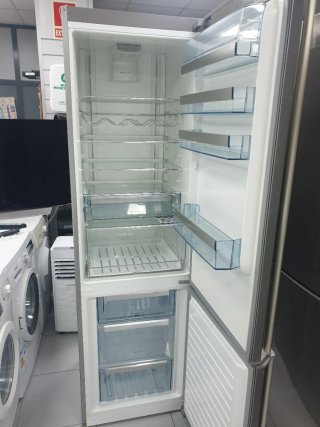 Nevera AEG de 2m x 60cm con garantía