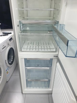 Nevera AEG de 2m x 60cm con garantía