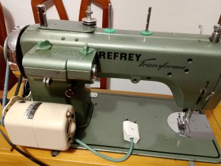Máquina de coser Refrey Transforma