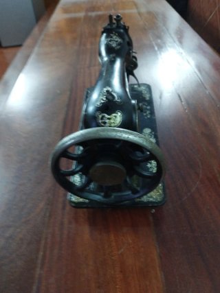 Máquina de coser Singer antigua