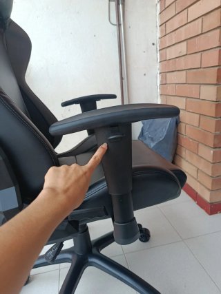 Silla Gaming Talius Ergonómica y Acolchada