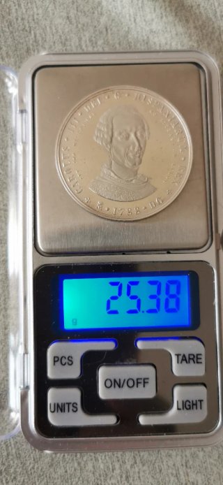 Moneda Plata Carlos III 1788 Bicentenario