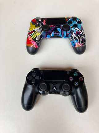 PS4 Pro + 2 Mandos + 5 Juegos