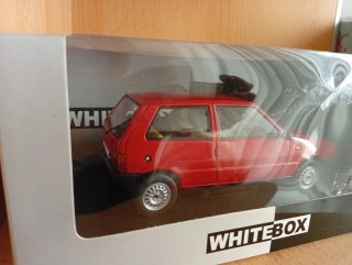 Modellino Auto Fiat Uno Rossa Whitebox