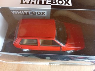 Modellino Auto Fiat Uno Rossa Whitebox