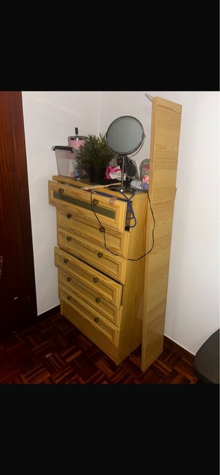 Cómoda de madera