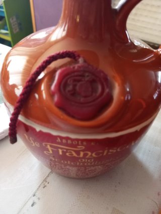 Bottiglia di whisky scozzese Ye Franciscan Old Scotch vuota