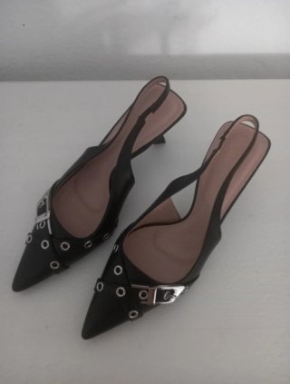 Tacones stiletto negro y plata