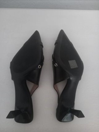 Tacones stiletto negro y plata